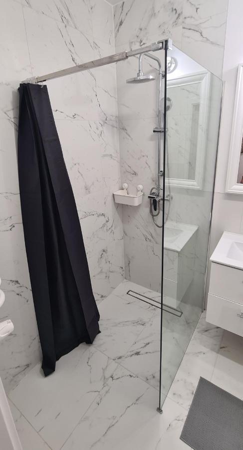 44 - Apartamenty Siedlce - Nowy Apartament W Centrum Przy Ul Czerwonego Krzyza Eksteriør bilde